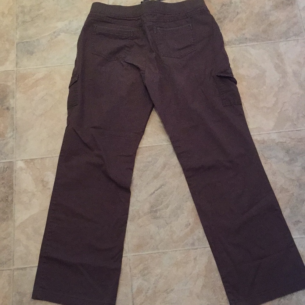 Gloria Vanderbilt khaki 14
